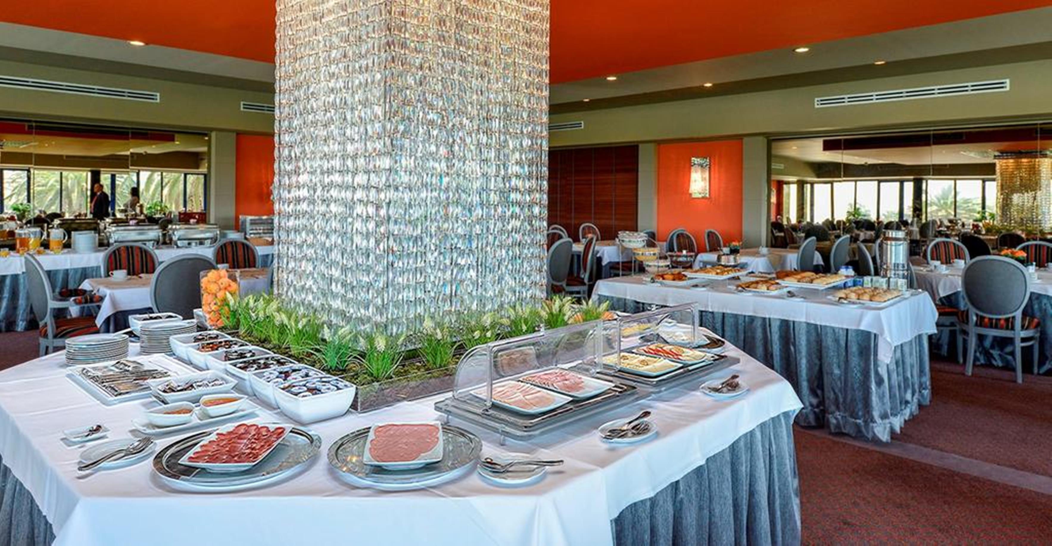 Hotel Solverde Spa And Wellness Center Vila Nova de Gaia Dış mekan fotoğraf Buffet at a hotel