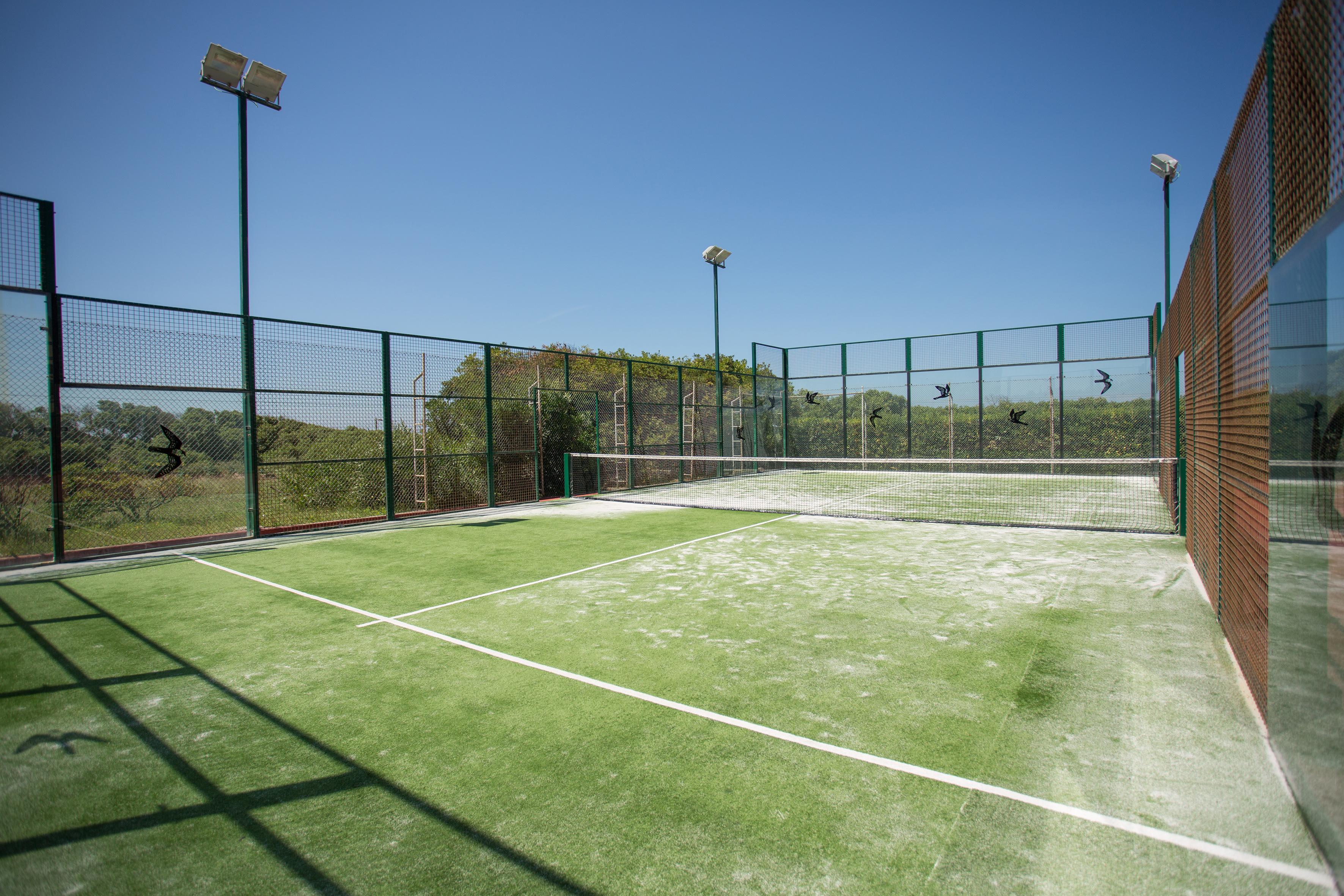 Hotel Solverde Spa And Wellness Center Vila Nova de Gaia Dış mekan fotoğraf A paddle tennis court