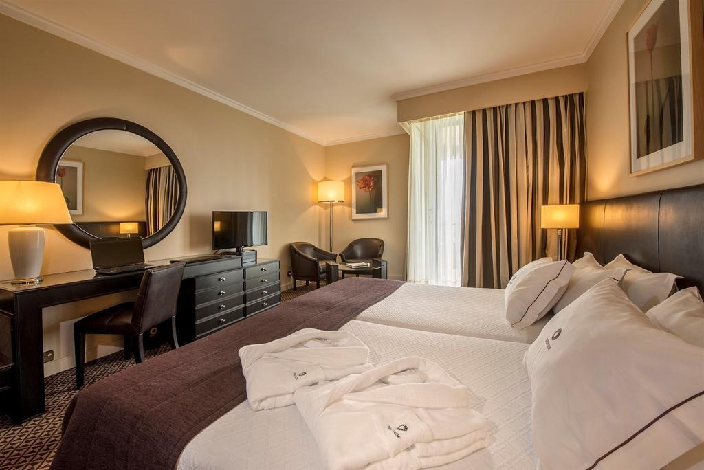 Hotel Solverde Spa And Wellness Center Vila Nova de Gaia Oda fotoğraf A room at the hotel