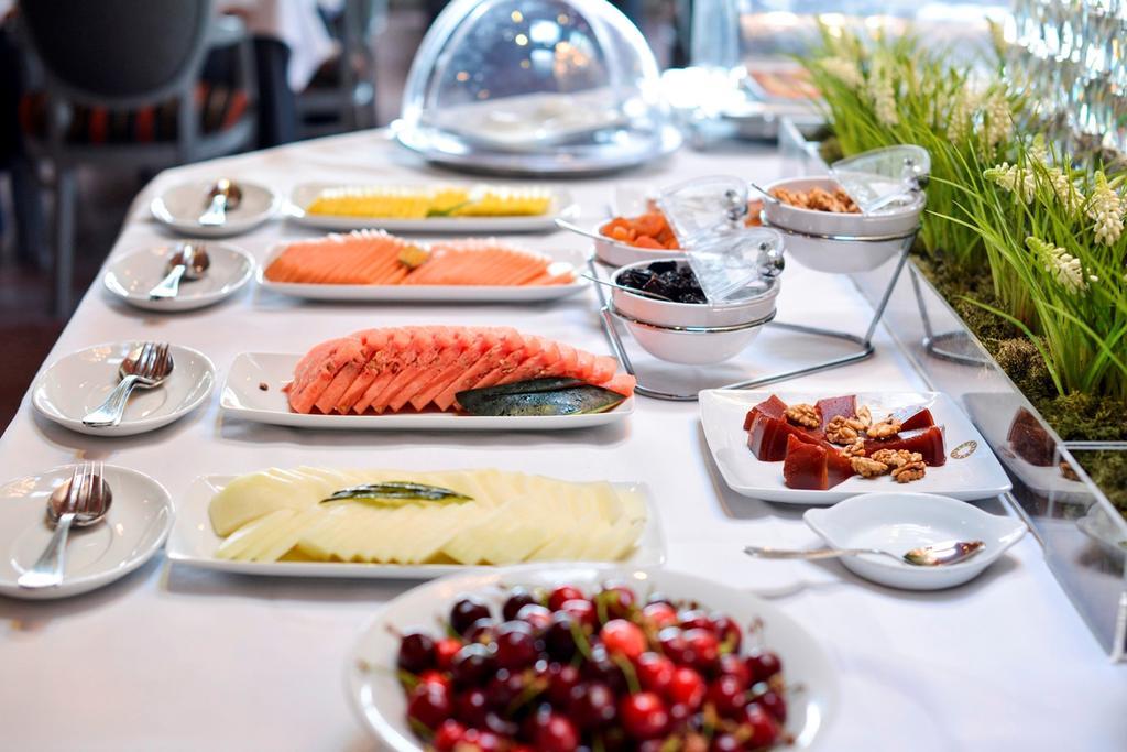 Hotel Solverde Spa And Wellness Center Vila Nova de Gaia Dış mekan fotoğraf A fruit salad