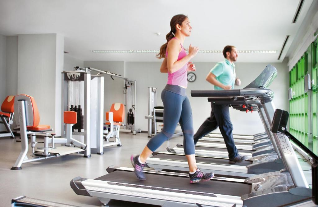 Hotel Solverde Spa And Wellness Center Vila Nova de Gaia Dış mekan fotoğraf A treadmill in use